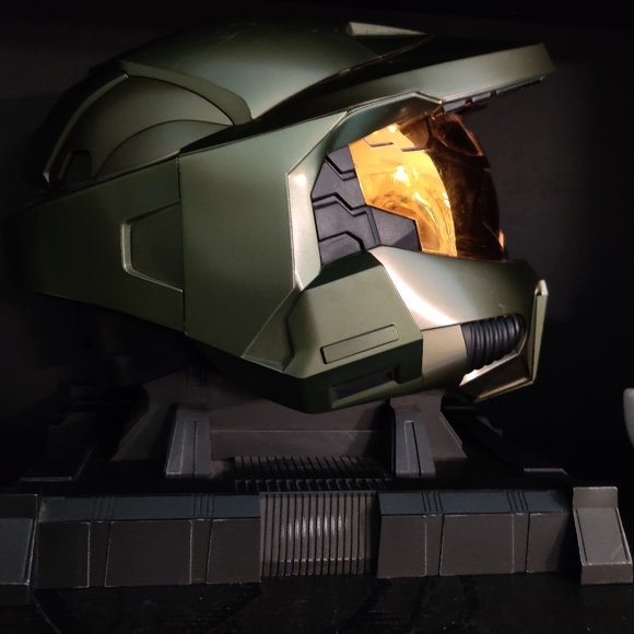 Microsoft Games Halo 3 Legendary Edition Master Chief Helmet Stand Poshmark